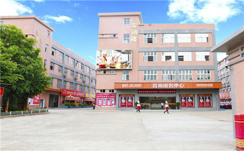 學(xué)廚師選怎樣的學(xué)校好呢