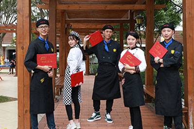 初中生學廚師去什么學校比較好