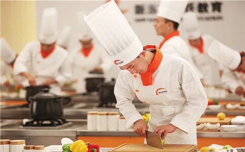 學(xué)西點(diǎn)哪個(gè)學(xué)校好
