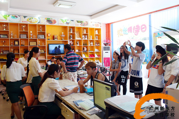 咨詢大廳火爆報名中.jpg