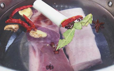 正宗梅菜扣肉的制作方法