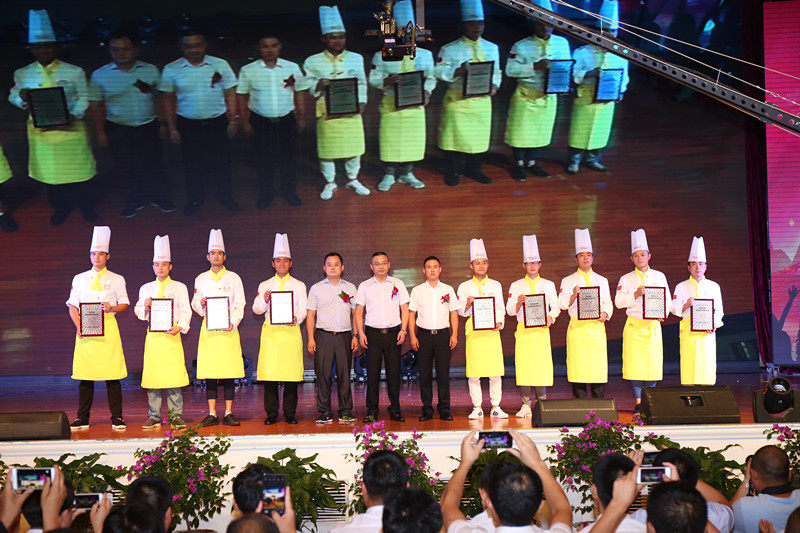 新東方美食狂歡節(jié)_廣州新東方載譽歸來 廣州新東方代表隊攬獲2項大獎