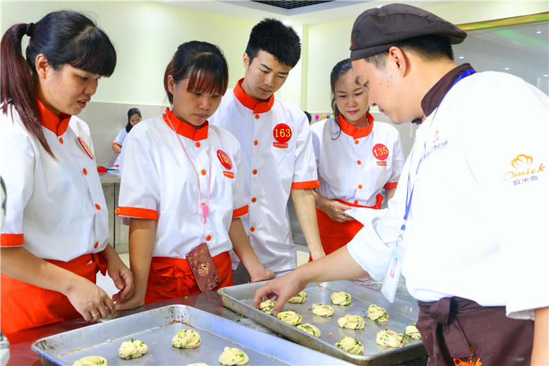 九陽集團攜手廣州新東方開展西點培訓 九陽集團攜手廣州新東方開展西點培訓
