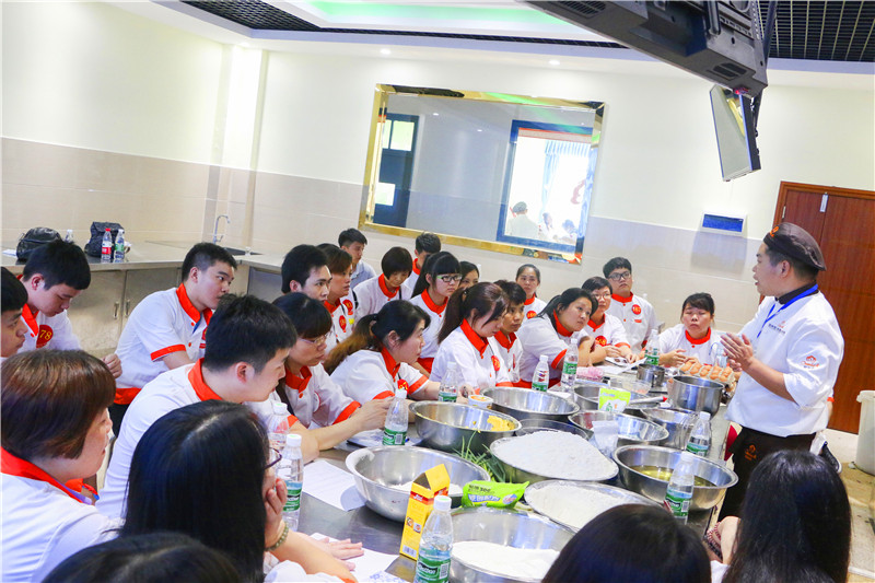 九陽集團攜手廣州新東方開展西點培訓 九陽集團攜手廣州新東方開展西點培訓