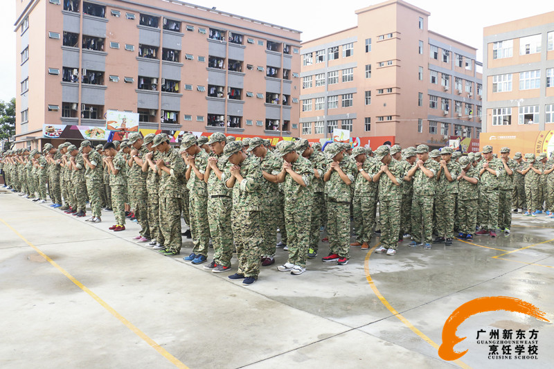 新東方秋季軍訓匯報表演即將開始 新東方秋季軍訓匯報表演即將開始