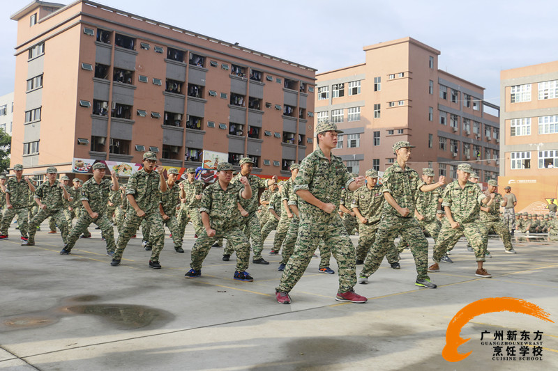 新東方秋季軍訓匯報表演即將開始 新東方秋季軍訓匯報表演即將開始