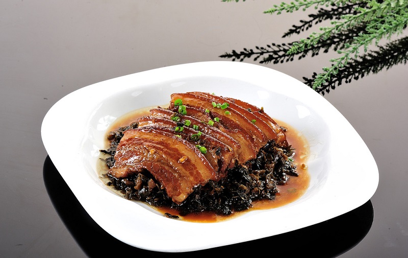 廣州新東方烹飪學校_客家菜名菜——梅菜扣肉 廣州新東方烹飪學校_客家菜名菜——梅菜扣肉