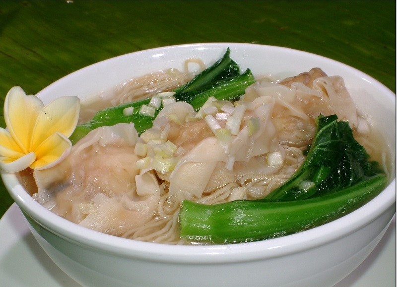 廣州新東方烹飪學(xué)校_兩廣傳統(tǒng)小吃——鮮蝦云吞 廣州新東方烹飪學(xué)校_兩廣傳統(tǒng)小吃——鮮蝦云吞