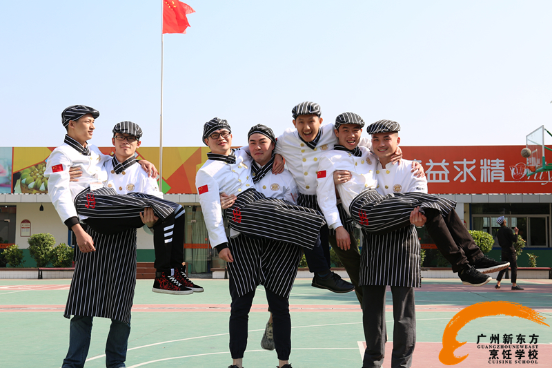西點精英班級大合照曝光，各個都英姿颯爽 神采飛揚(yáng)
