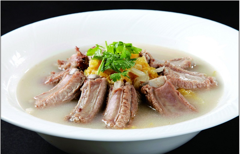 廣州新東方烹飪學校—:地道東北菜——酸菜燉排骨 廣州新東方烹飪學校—:地道東北菜——酸菜燉排骨