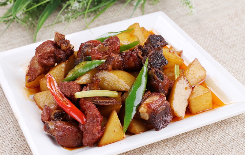 新東方大師推薦——精品美味的土豆燒羊排 新東方大師推薦——精品美味的土豆燒羊排