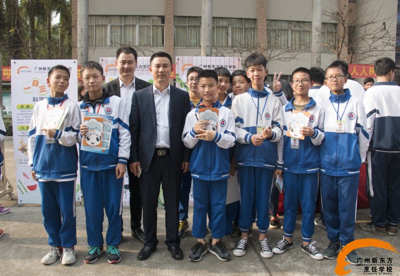 我校應邀參加魚窩頭中學“安全知識”進校園教育活動 我校應邀參加魚窩頭中學“安全知識”進校園教育活動