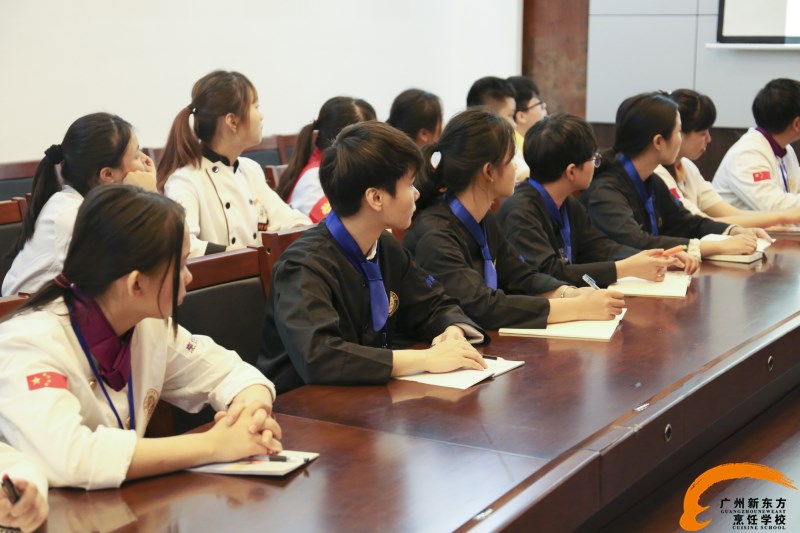 魚窩頭中學蔡秀程講師來我校開展心理輔導講座 魚窩頭中學蔡秀程講師來我校開展心理輔導講座