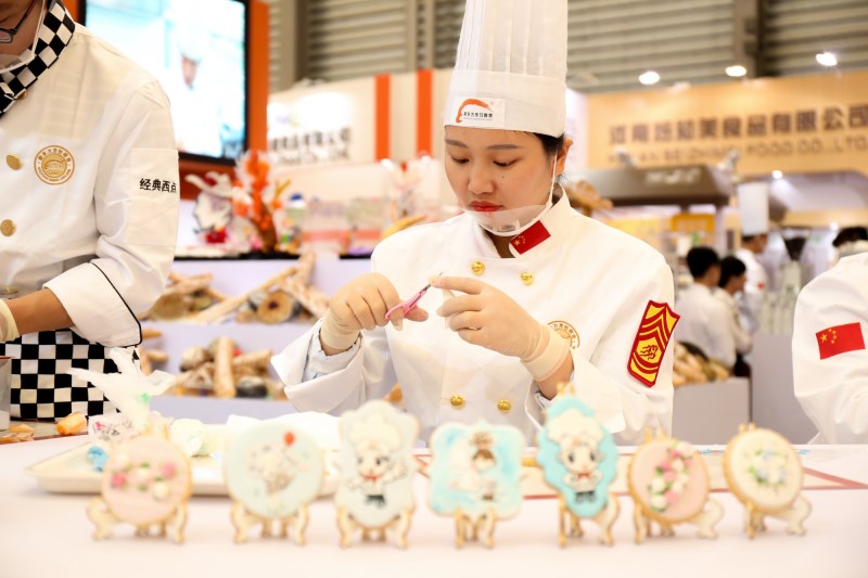 新東方烹飪教育獻技國際烘焙展 再度點亮上海灘 新東方烹飪教育獻技國際烘焙展 再度點亮上海灘