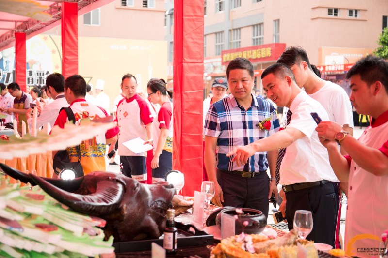 美食決賽現(xiàn)場爆棚 合作企業(yè)爭相招聘 美食決賽現(xiàn)場爆棚 合作企業(yè)爭相招聘