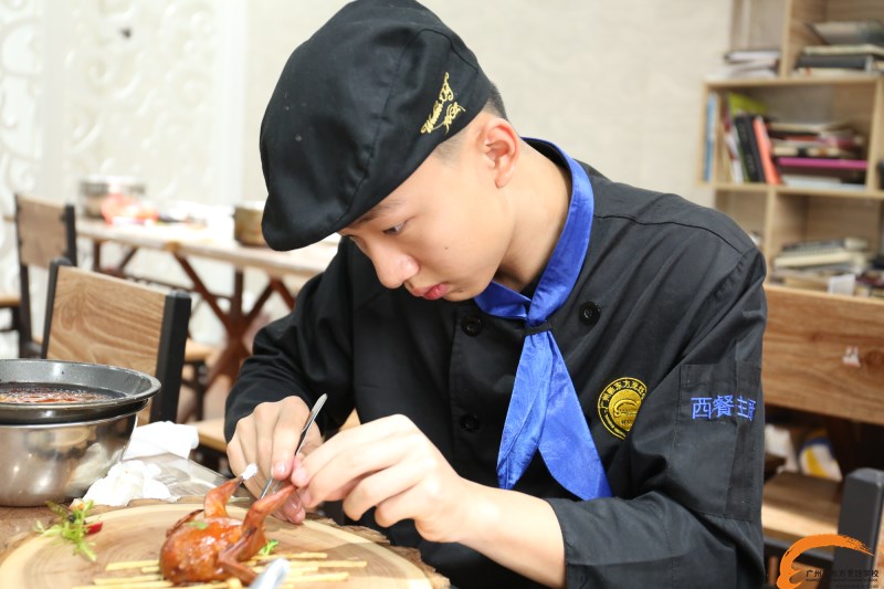 學廚師去哪里好?廣州新東方烹飪學校怎么樣? 學廚師去哪里好?廣州新東方烹飪學校怎么樣?