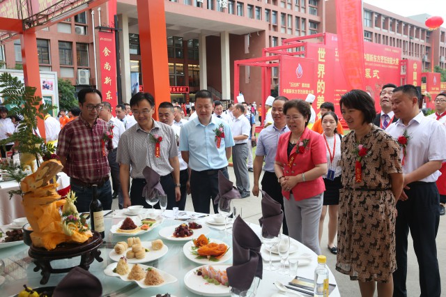 “廚神爭(zhēng)霸 巔峰對(duì)決”—— “丘比杯”第四屆中國(guó)新東方烹飪技能大賽隆重啟幕