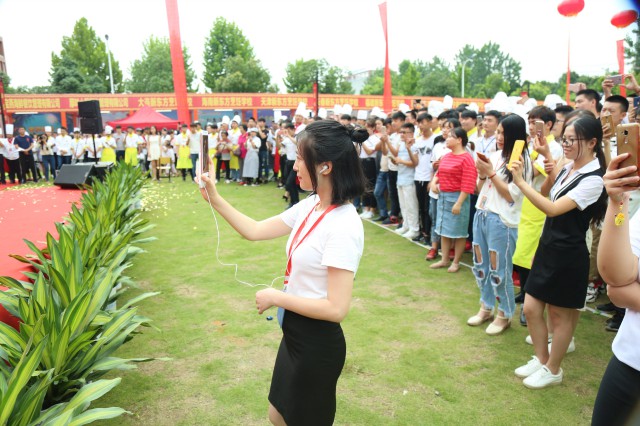 “廚神爭(zhēng)霸 巔峰對(duì)決”—— “丘比杯”第四屆中國(guó)新東方烹飪技能大賽隆重啟幕