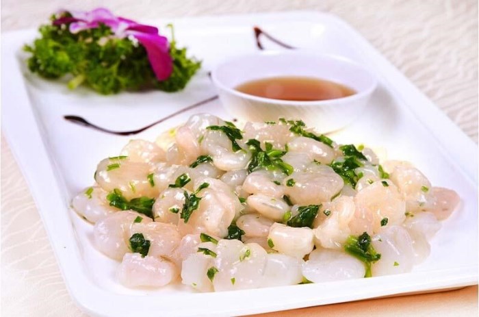粵式傳統名菜油泡鮮蝦 肉質松軟營養豐富 粵式傳統名菜油泡鮮蝦 肉質松軟營養豐富