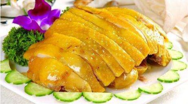 【粵菜】廣式特色傳統佳肴鹽焗雞 味香濃郁皮爽肉滑風味誘人 【粵菜】廣式特色傳統佳肴鹽焗雞 味香濃郁皮爽肉滑風味誘人