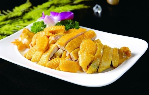 【粵菜】廣式特色傳統佳肴鹽焗雞 味香濃郁皮爽肉滑風味誘人 【粵菜】廣式特色傳統佳肴鹽焗雞 味香濃郁皮爽肉滑風味誘人