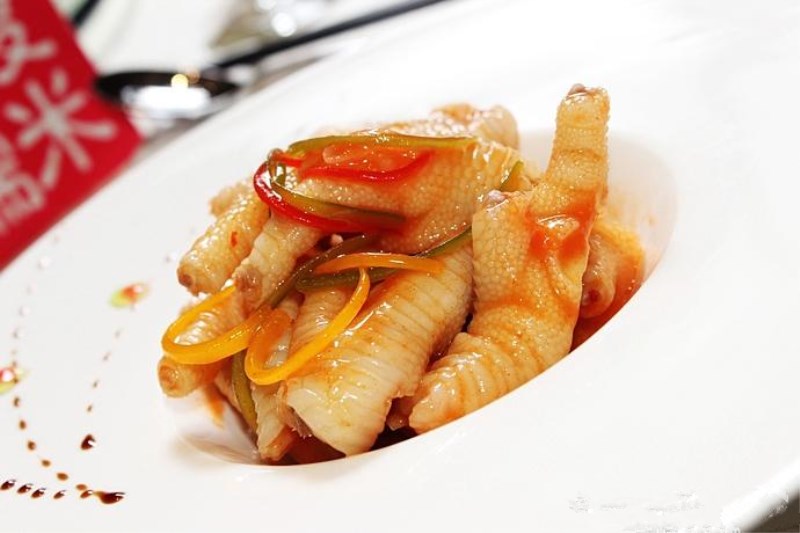 特色菜泰汁鳳爪 皮韌肉香酸辣爽口 特色菜泰汁鳳爪 皮韌肉香酸辣爽口