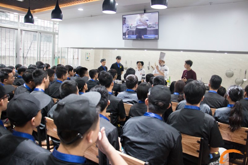 美食無國界丨意大利大師走進校園 授課廣州新東方學子 美食無國界丨意大利大師走進校園 授課廣州新東方學子