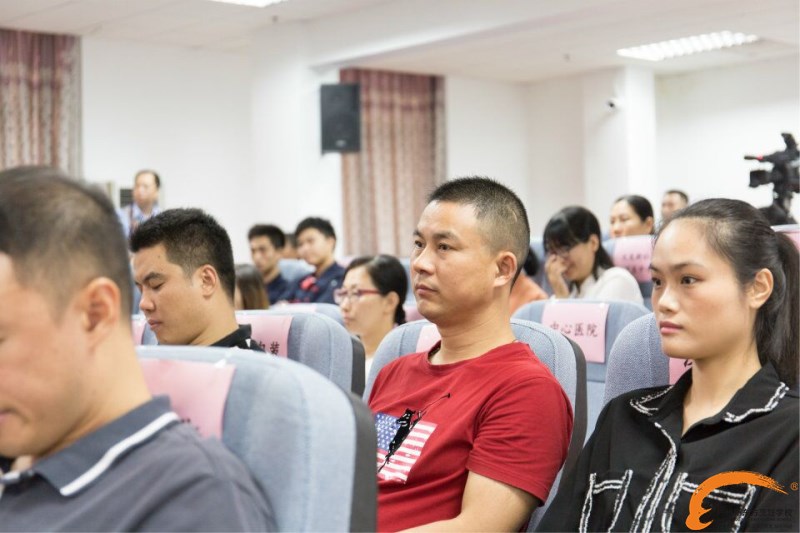 新東方烹飪學院:2017年番禺區(qū)職業(yè)技能競賽總結會舉行 廣州新東方斬獲多項榮譽 新東方烹飪學院:2017年番禺區(qū)職業(yè)技能競賽總結會舉行 廣州新東方斬獲多項榮譽