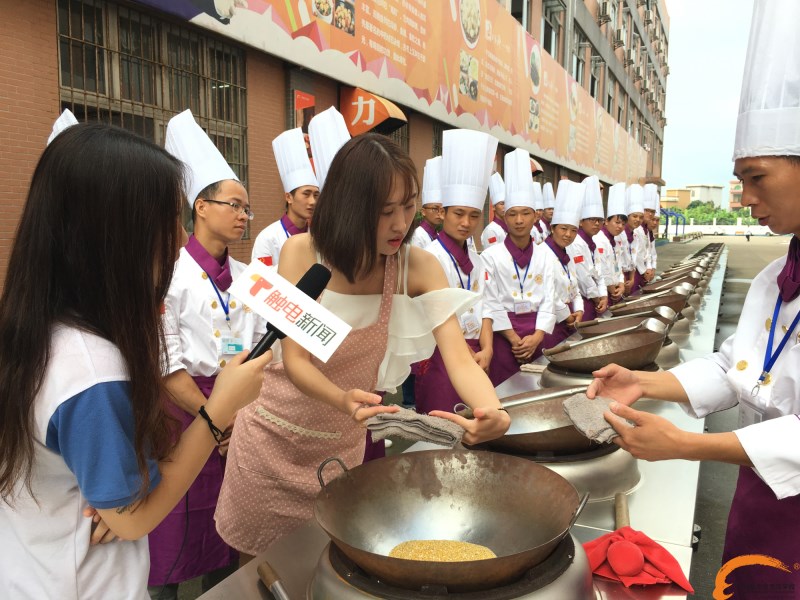 不得了!廣東衛視觸電新聞美女主播帶著10萬+粉絲走進廣州新東方烹飪學校! 不得了!廣東衛視觸電新聞美女主播帶著10萬+粉絲走進廣州新東方烹飪學校!