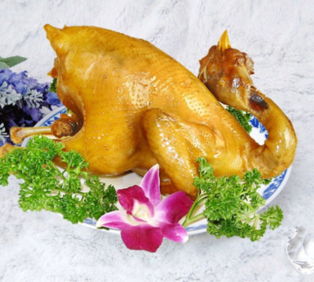 在線學做菜:【廣東客家菜】美味鹽焗雞 肉滑皮爽骨肉香濃 在線學做菜:【廣東客家菜】美味鹽焗雞 肉滑皮爽骨肉香濃