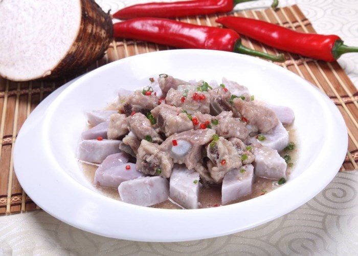 在線教做菜:味道濃郁的芋頭燜排骨 肉質鮮美營養全 在線教做菜:味道濃郁的芋頭燜排骨 肉質鮮美營養全