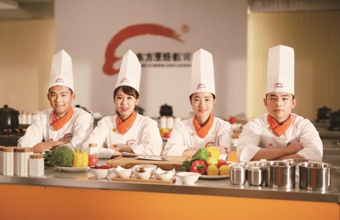廣州特色美食培訓(xùn)學(xué)校哪家好?創(chuàng)業(yè)到廣州新東方學(xué)廚師怎么樣? 廣州特色美食培訓(xùn)學(xué)校哪家好?創(chuàng)業(yè)到廣州新東方學(xué)廚師怎么樣?