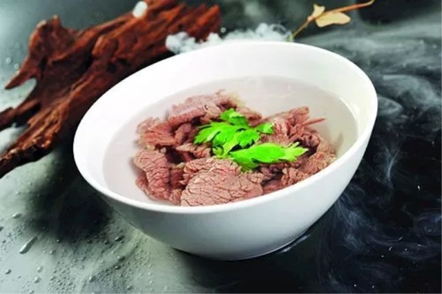 客家菜牛肉鮮湯 湯清亮無油健康養生