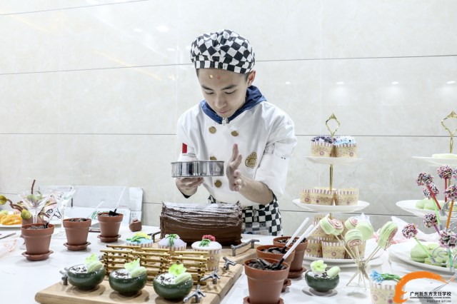 都說《男子甜點俱樂部》太迷人! 其實這是廣州新東方學子的常態 都說《男子甜點俱樂部》太迷人! 其實這是廣州新東方學子的常態