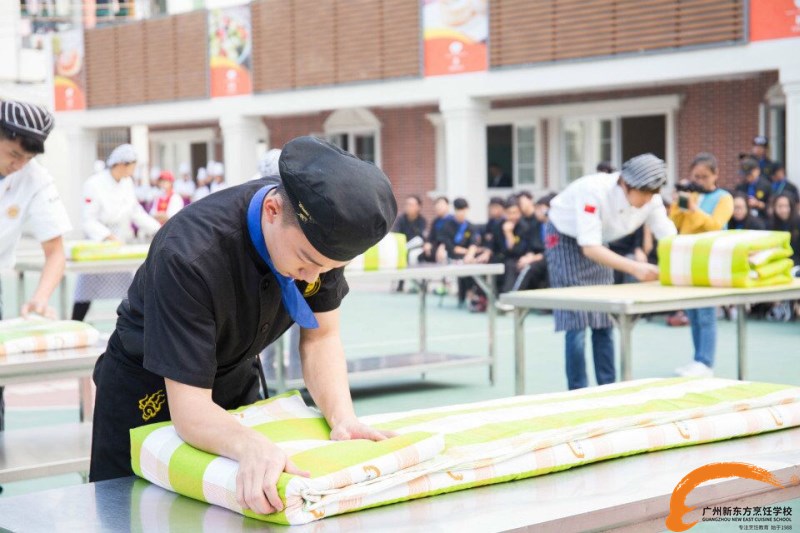 寓教于樂 廣州新東方疊軍被比賽 展現學子良好精神風貌