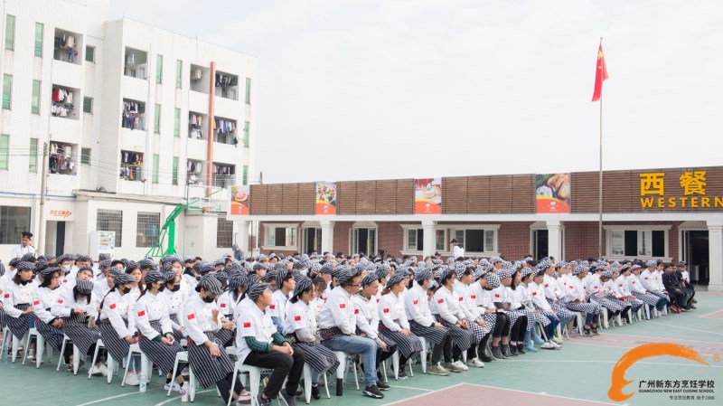新東方烹飪烘焙大師進校園 傳授烘烤工藝技巧