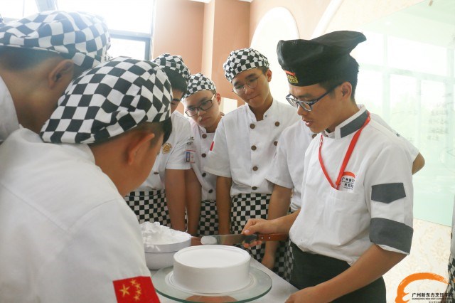 廣州新東方西點大師馮位和丨從教之路 他有他的堅持